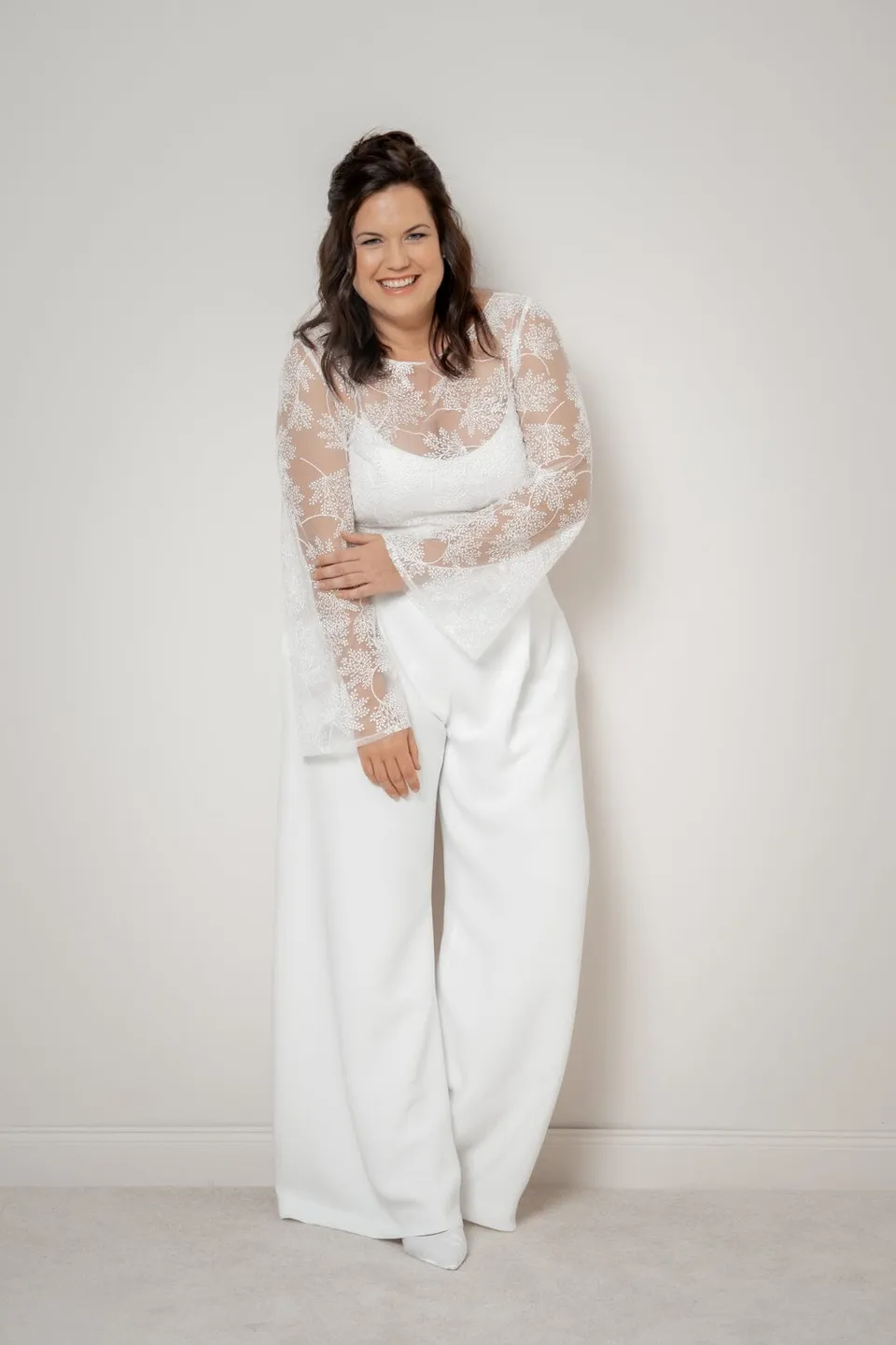 noni-curvy-plus-size-braut-hose-zari-im-marlene-stil image 1