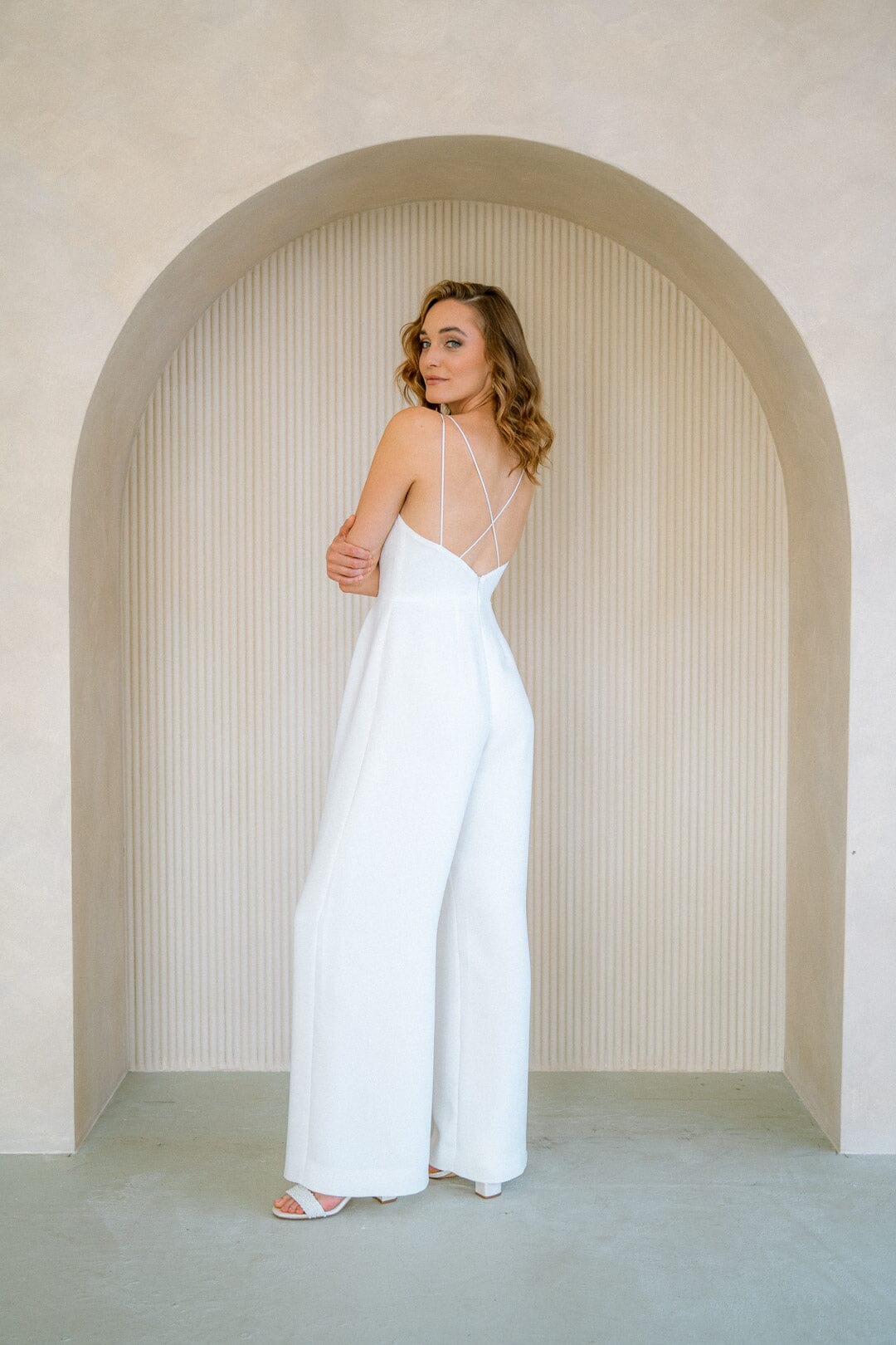 noni-mireen-selected-jumpsuit-ivory-mit-cross-strap-r-cken image 2