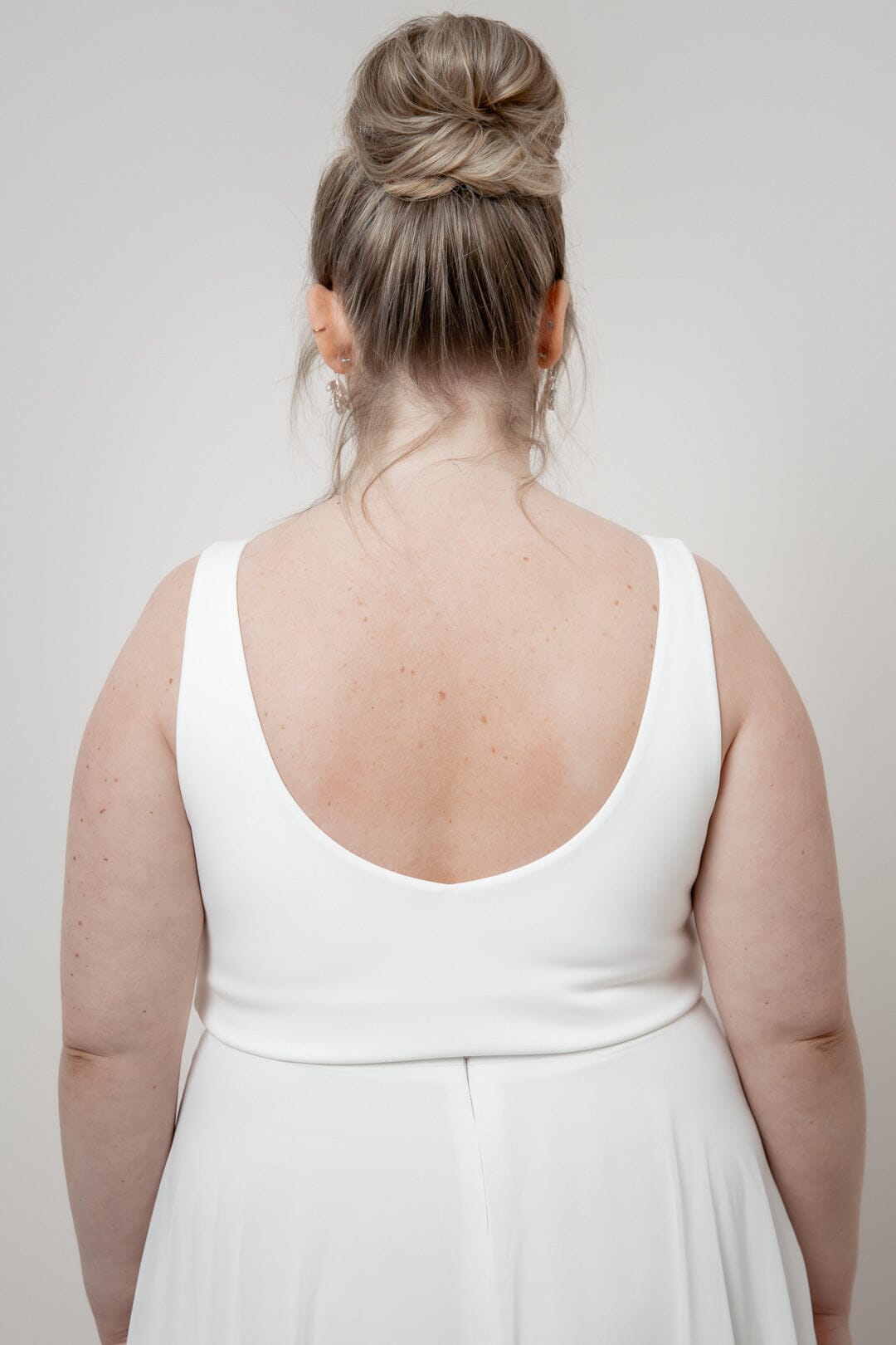 noni-curvy-majvi-ivory-schlichtes-rmelloses-braut-top-romanit-jersey image 2