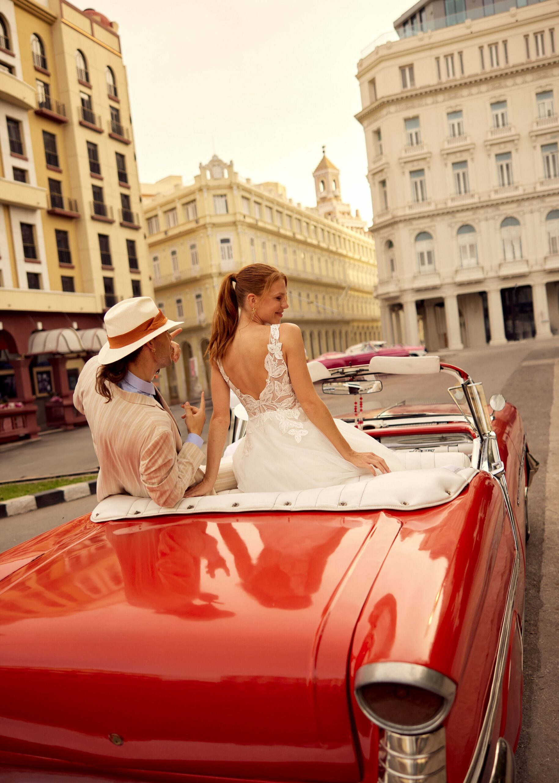 gbs-herve-paris-bridal-lotus-brautkleid-libre-collection image 5
