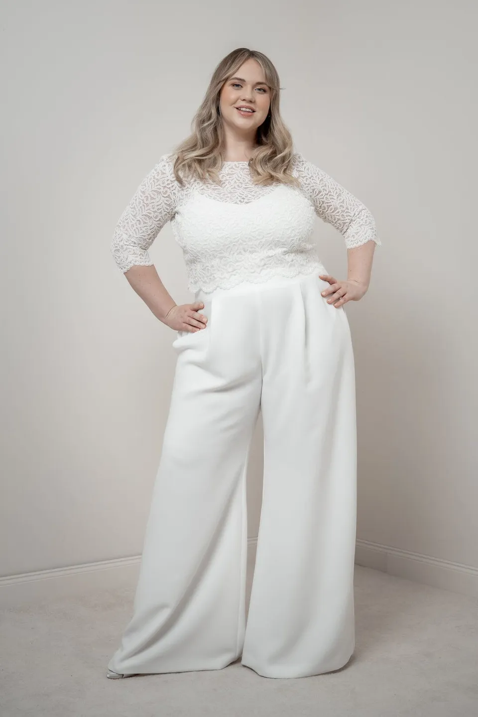 noni-zari-curvy-plus-size-braut-hose-mit-weitem-bein-ivory image 1