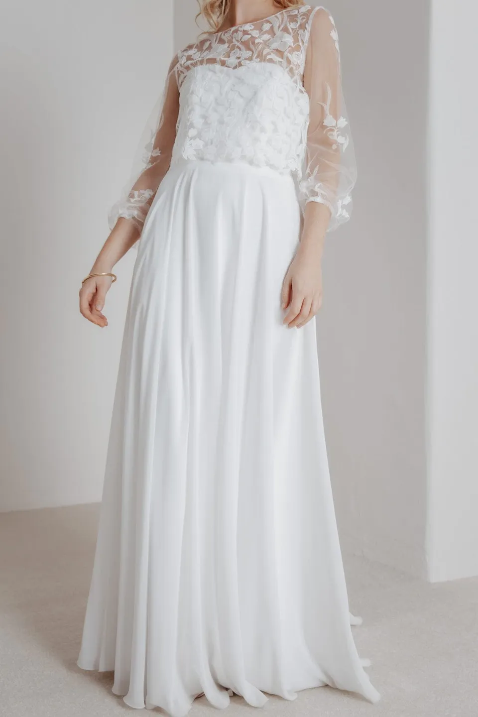 noni-isla-outlet-bodenlanger-brautrock-aus-chiffon-in-ivory image 1