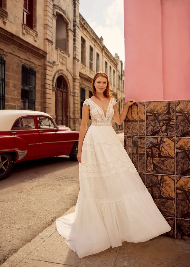 herve-paris-bridal-leticia-c-brautkleid-libre-collection image 1