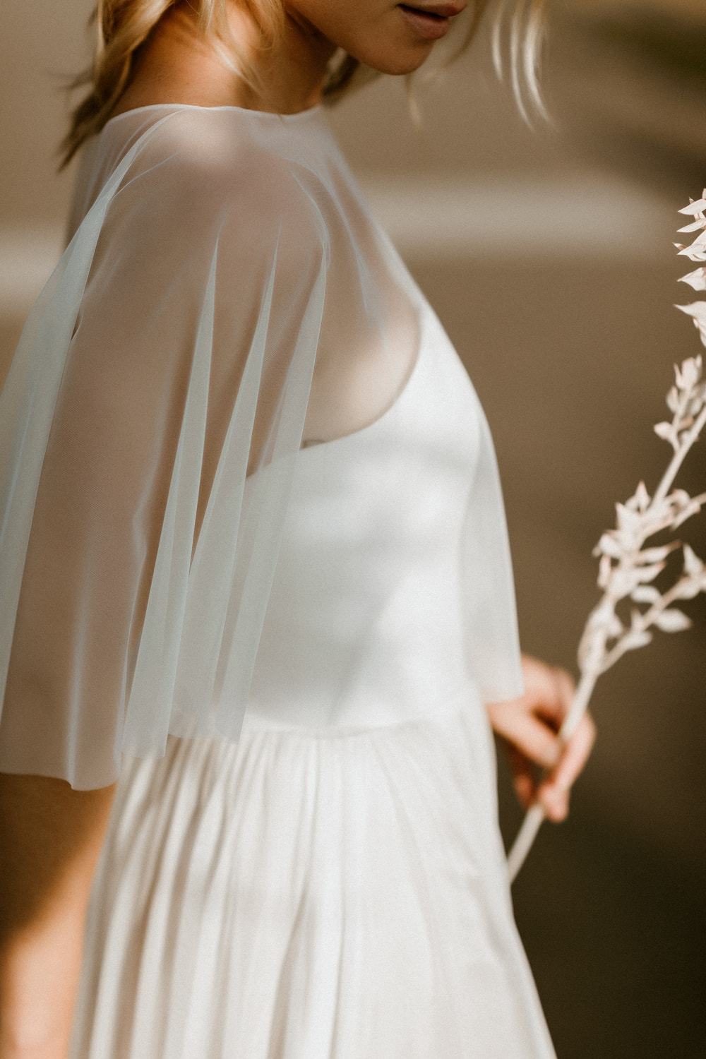 noni-selected-lukida-kurzes-t-ll-cape-in-ivory-wei image 3