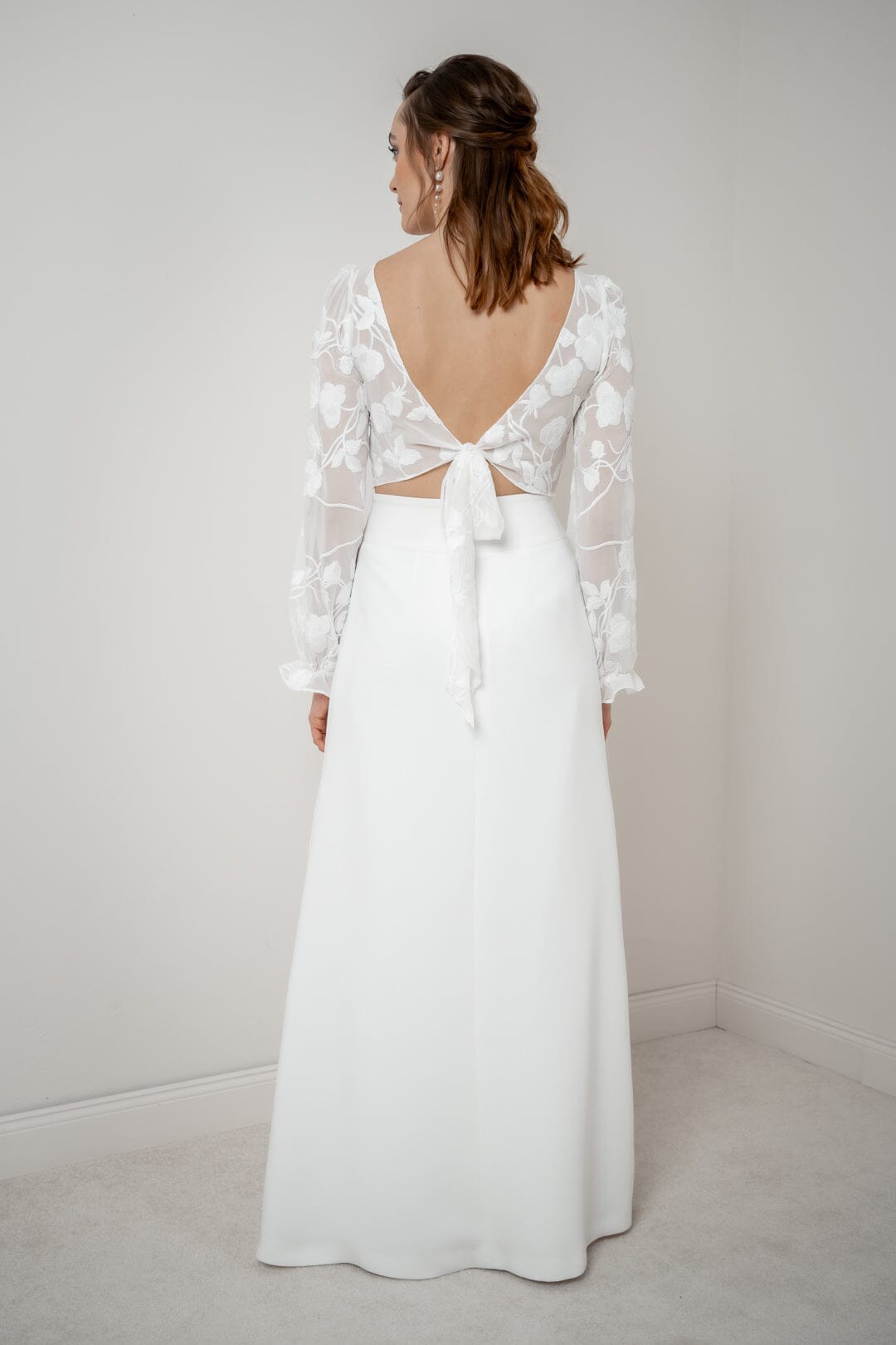 noni-laina-bluse-ivory-mit-blumenstick-und-r-ckenausschnitt image 2