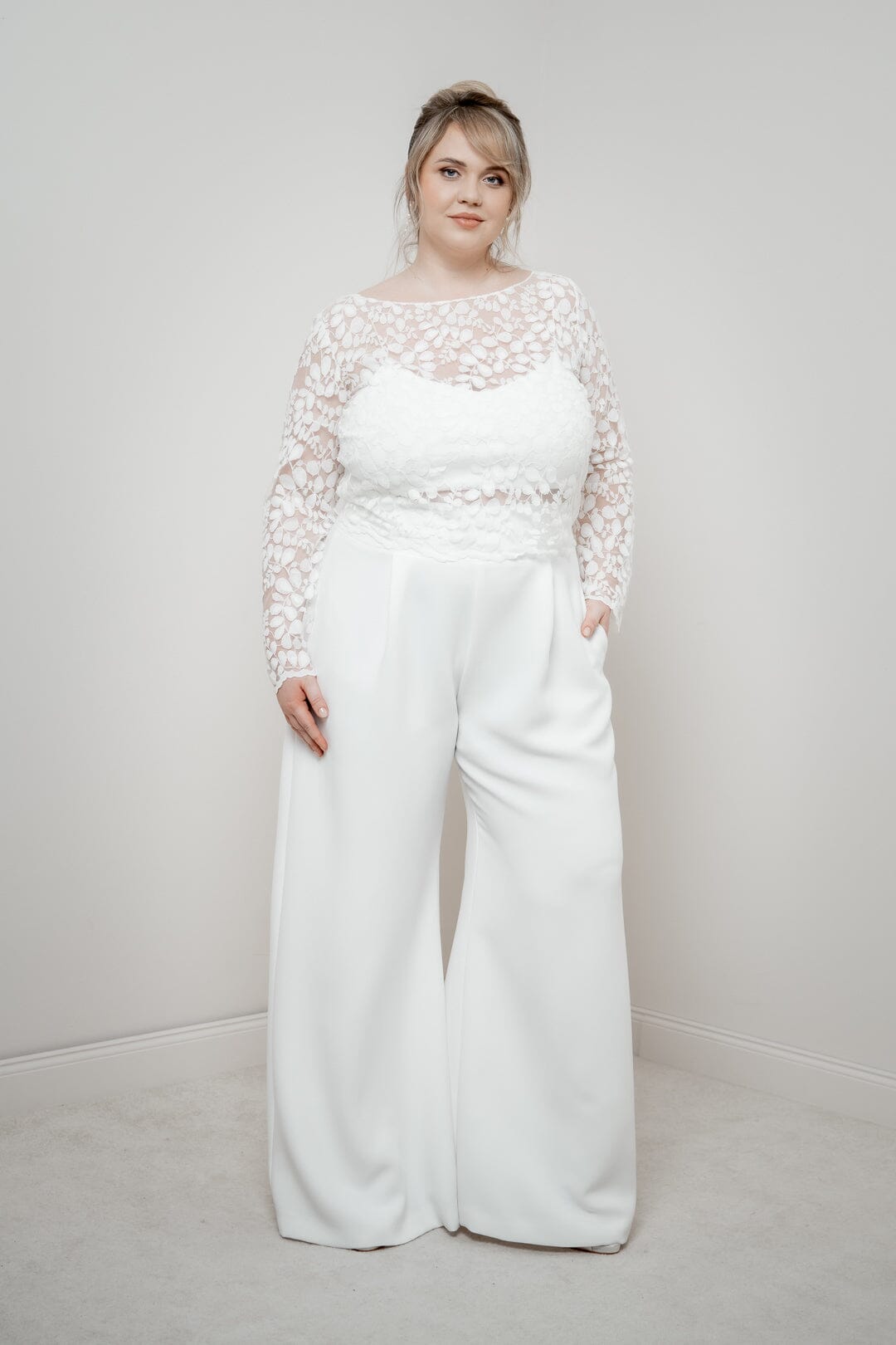 noni-zari-curvy-plus-size-braut-hose-mit-weitem-bein-ivory image 7