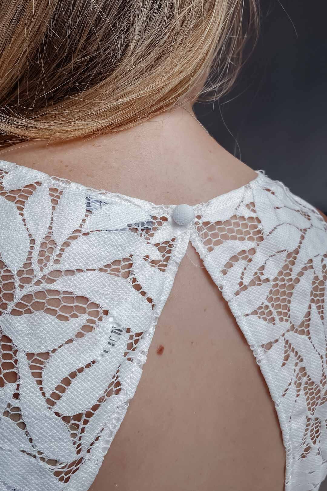 noni-braut-top-emilia-rmellos-mit-bl-tter-spitze-und-r-cken-cut-out image 7