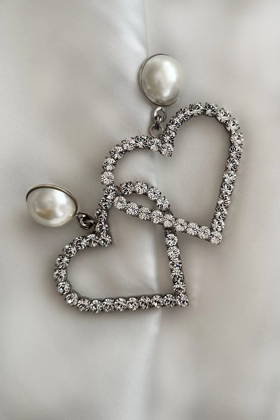 kaviar-gauche-grande-coeur-earrings-herzohrringe-mit-perle image 1