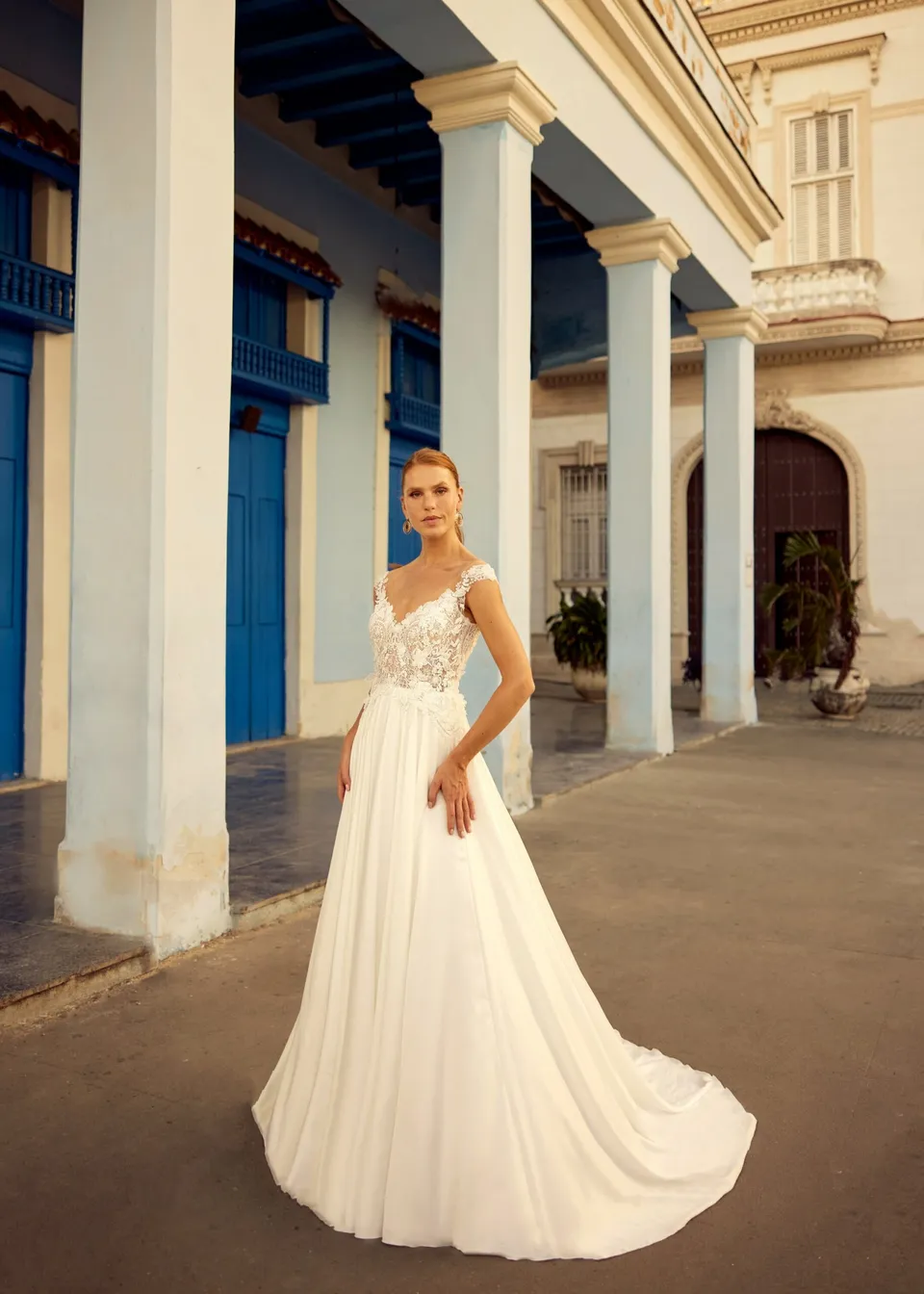 gbs-herve-paris-bridal-leni-brautkleid-libre-collection image 1