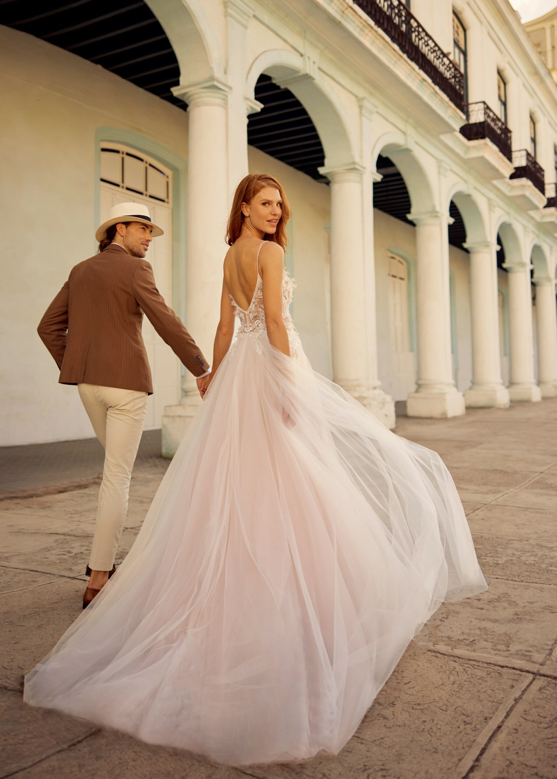 herve-paris-bridal-livia-brautkleid-libre-collection image 6
