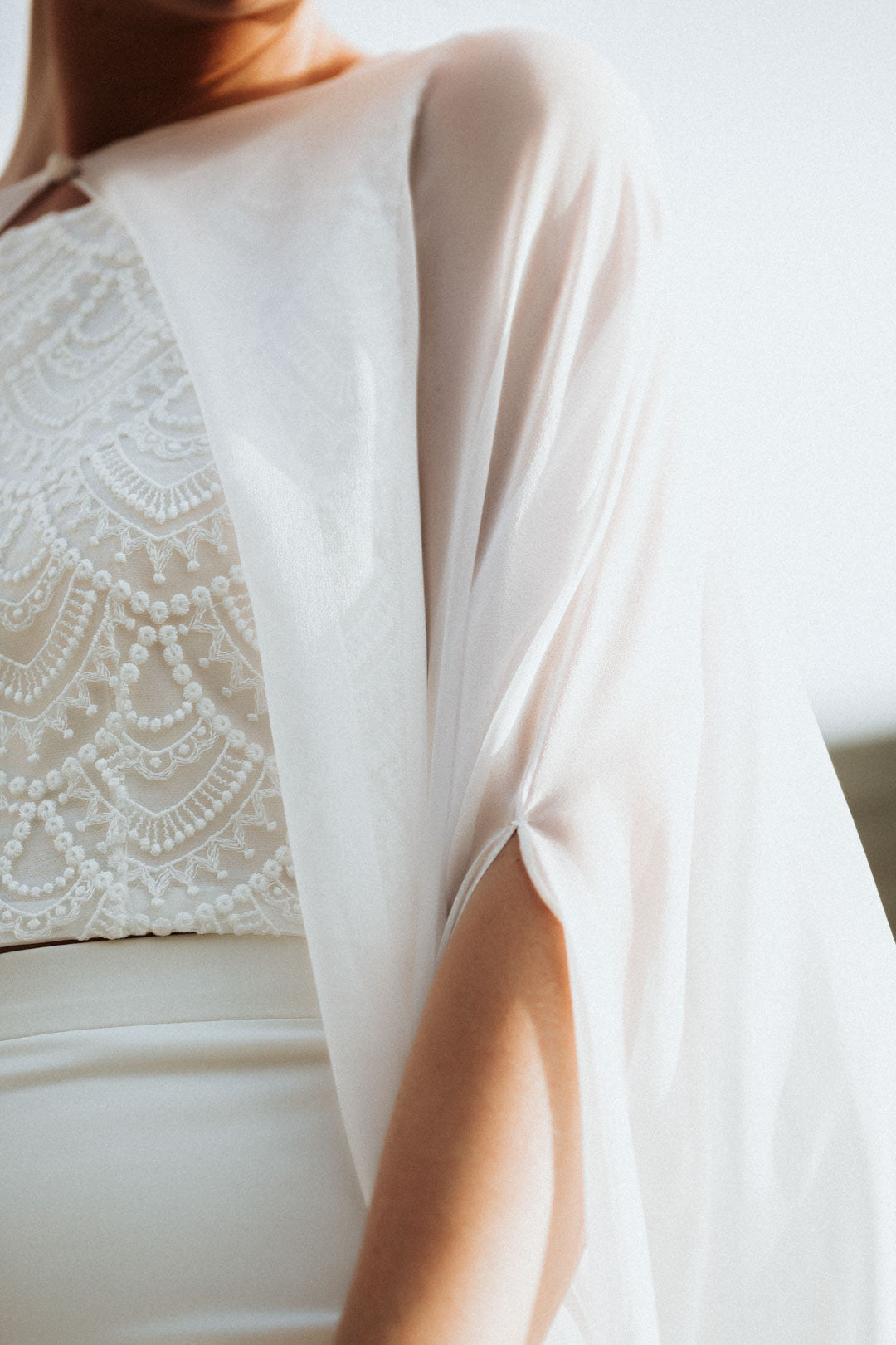 noni-selected-philia-chiffon-braut-cape-ivory-mit-perle image 5