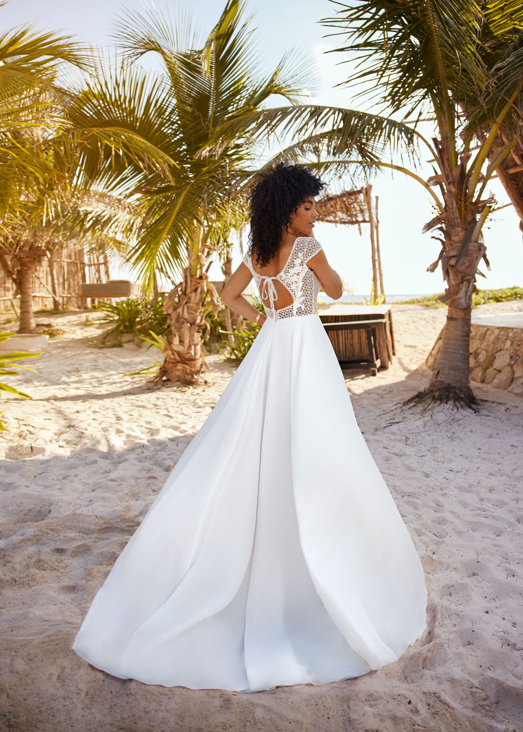 herve-paris-bridal-bodhi-brautkleid-mystical-collection image 2