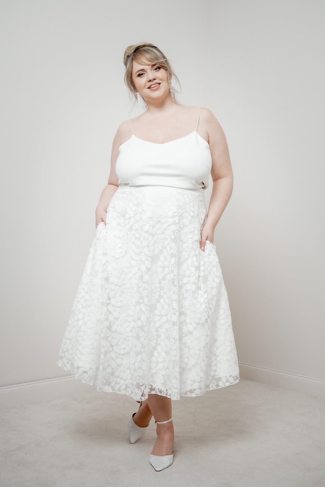 noni-corie-crop-curvy-plus-size-braut-crop-top-aus-romanit-jersey image 1
