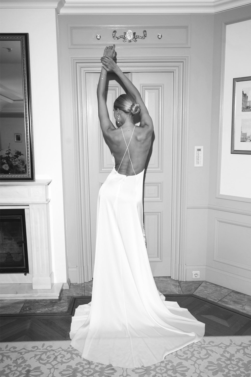 kaviar-gauche-tali-brautkleid-figurbetont-mit-couture-perlenstickerei image 3