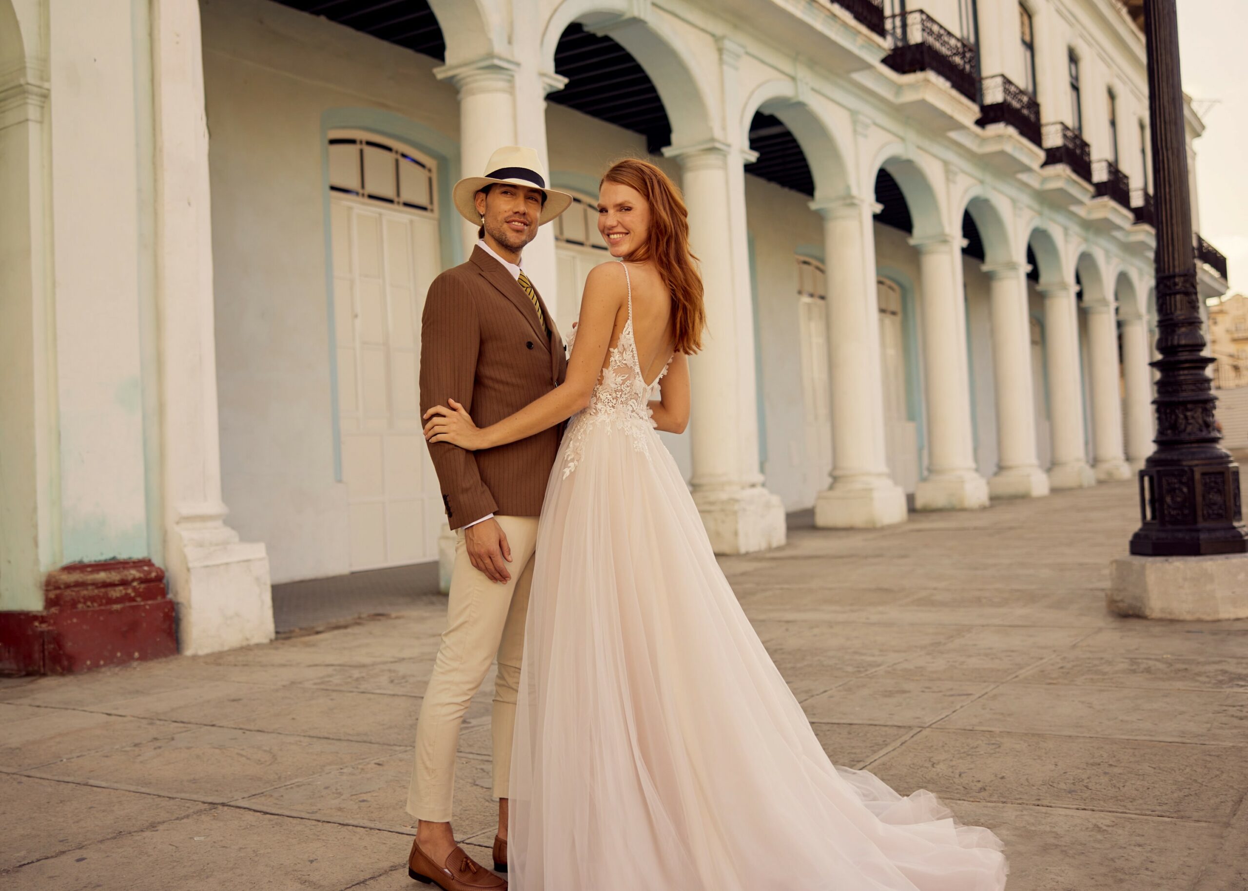 herve-paris-bridal-livia-brautkleid-libre-collection image 4