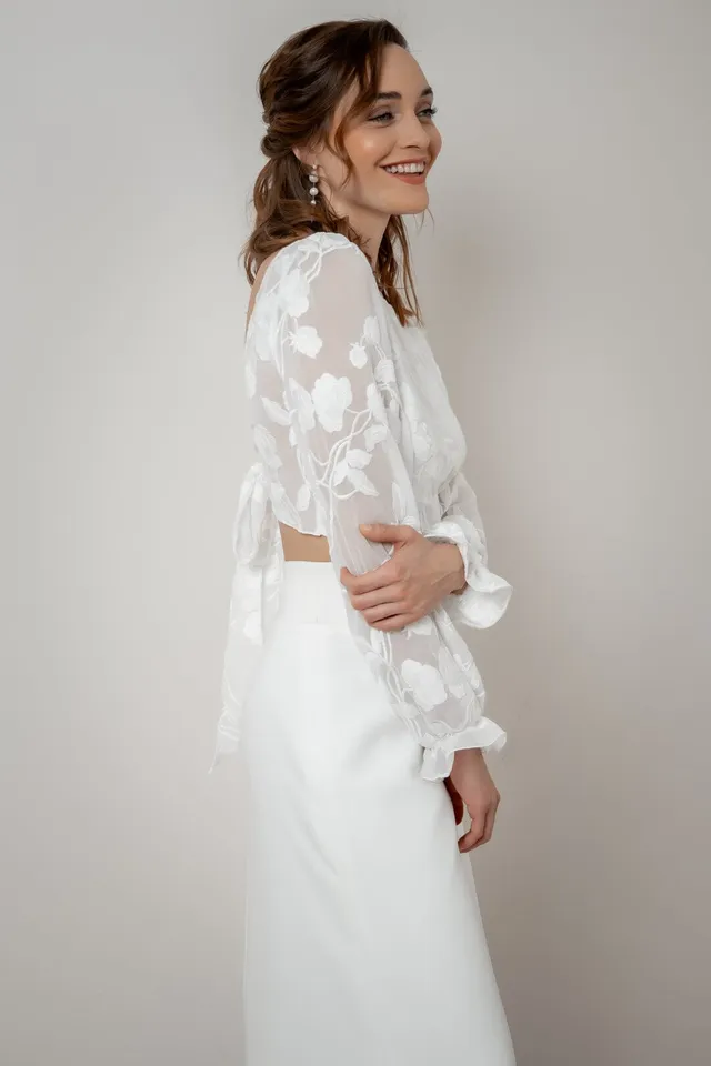 noni-laina-bluse-ivory-mit-blumenstick-und-r-ckenausschnitt image 1