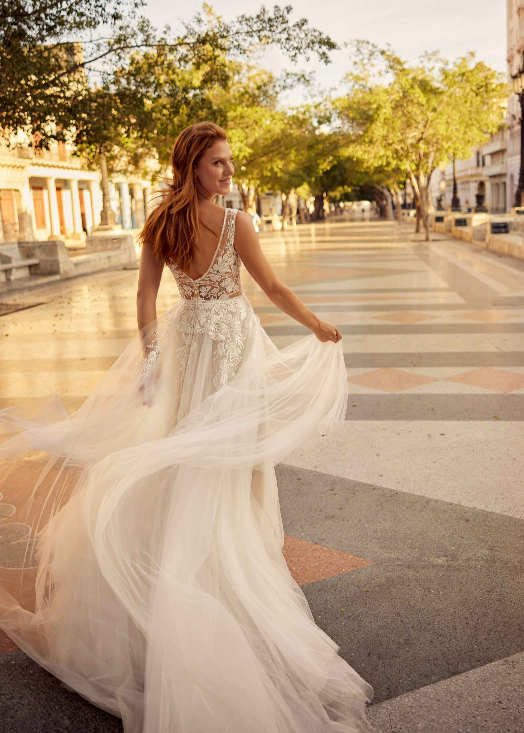 gbs-herve-paris-bridal-lola-z-brautkleid-libre-collection image 4