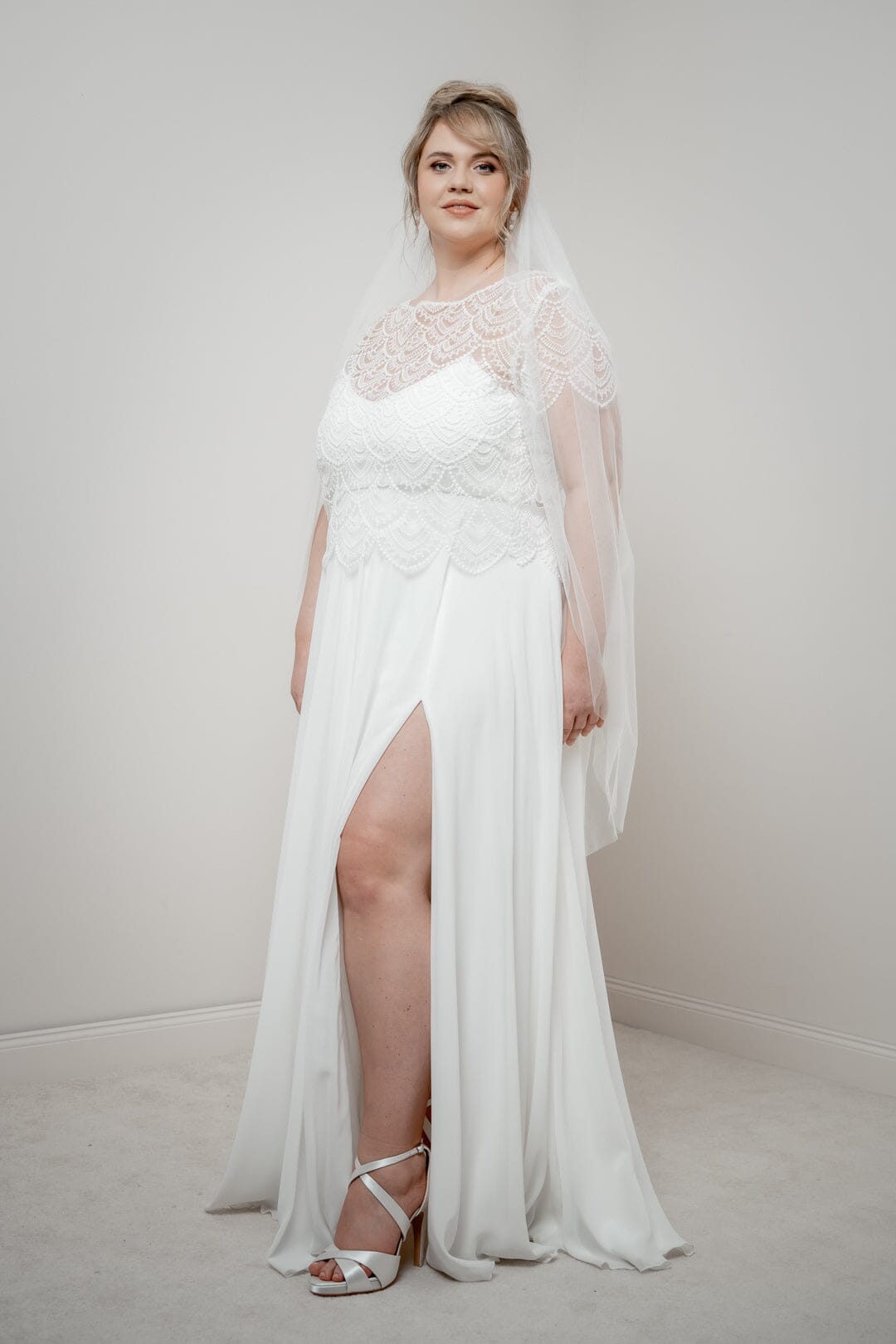 noni-curvy-jona-plus-size-braut-rock-aus-chiffon-in-ivory image 1