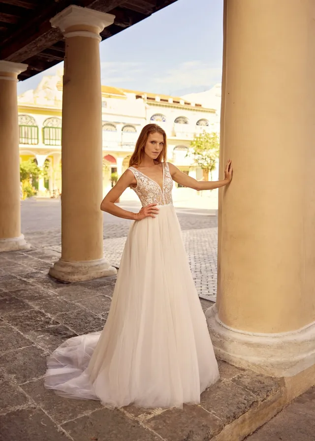 herve-paris-bridal-lola-za-brautkleid-libre-collection image 1