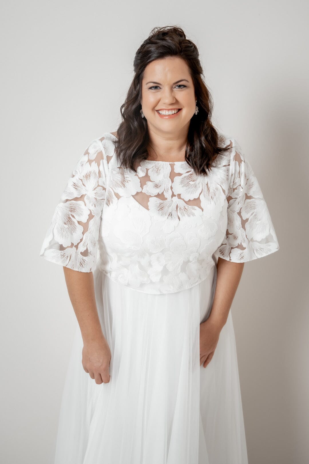 noni-philina-curvy-plus-size-braut-top-aus-bl-tenspitze-mit-glocken-rmeln image 4
