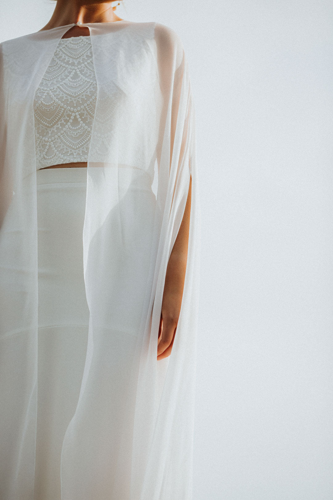 noni-selected-philia-chiffon-braut-cape-ivory-mit-perle image 4