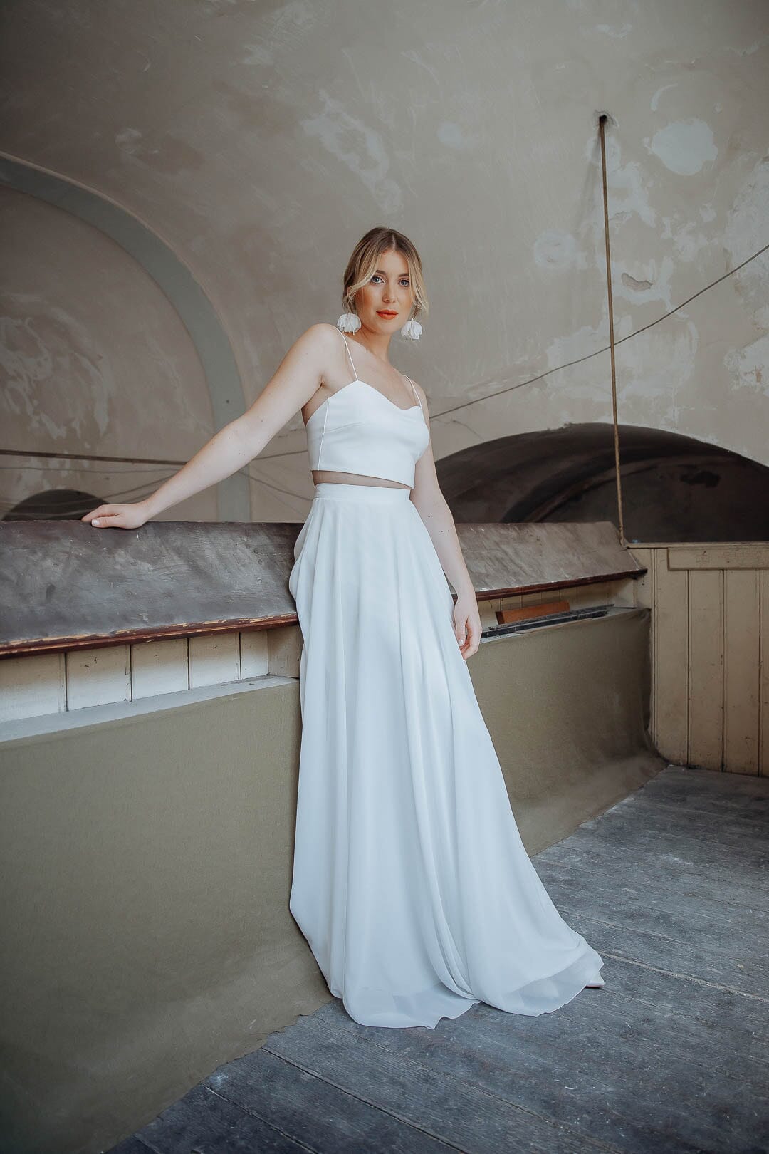 noni-jona-langer-brautrock-mit-beinschlitz-chiffon-in-ivory image 2
