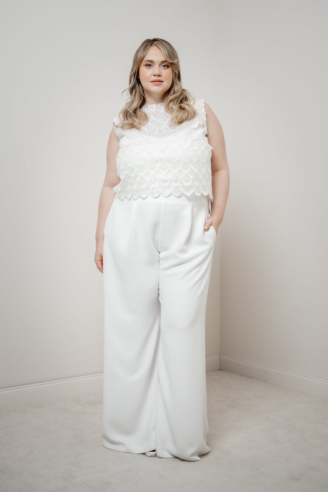 noni-zari-curvy-plus-size-braut-hose-mit-weitem-bein-ivory image 3