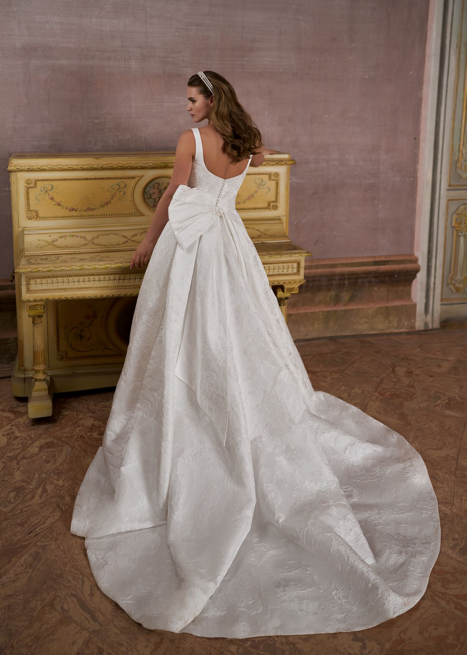 gbs-herve-paris-bridal-neela-brautkleid-novel-collection image 4