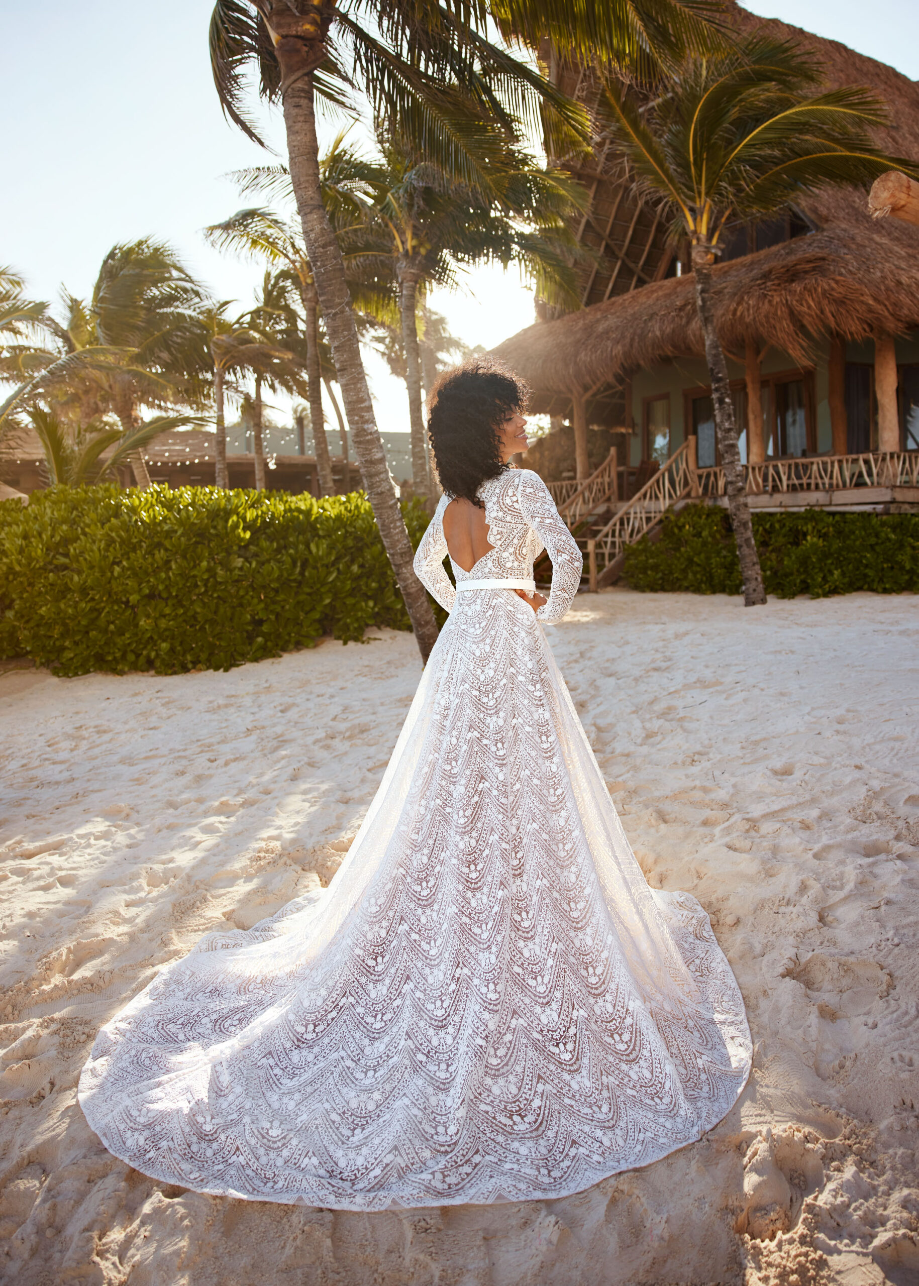 herve-paris-bridal-brisa-brautkleid-mystical-collection image 2