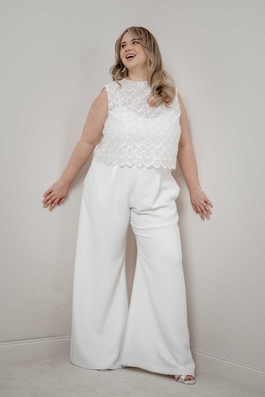 noni-eske-curvy-braut-top-aus-paillettenspitze-art-d-co image 4