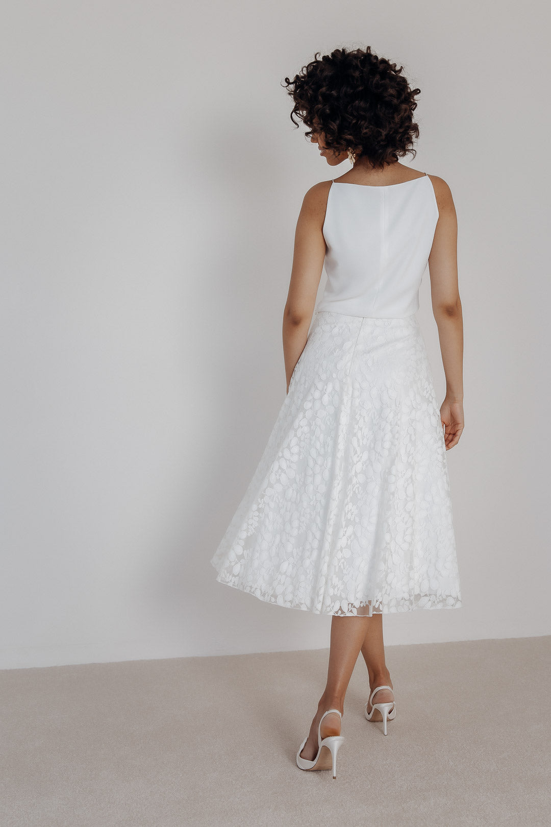 noni-liza-midi-brautrock-aus-botanikspitze-mit-taschen-in-ivory image 7