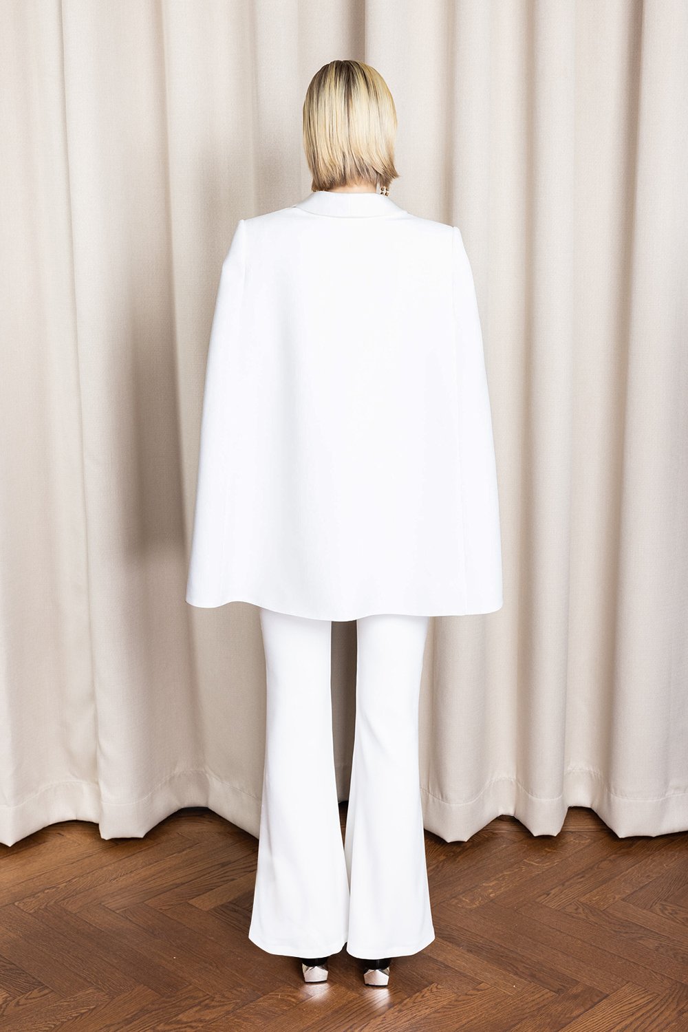 kaviar-gauche-smoking-blazer-cape-kurz image 4