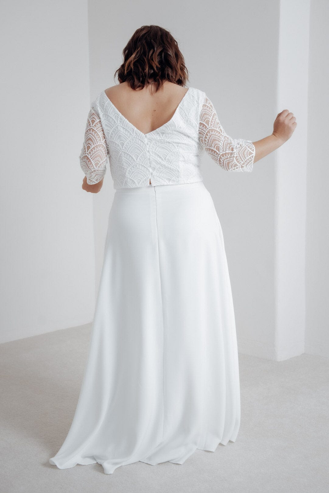 noni-curvy-mylou-braut-rock-maxi-crepe-ivory image 2