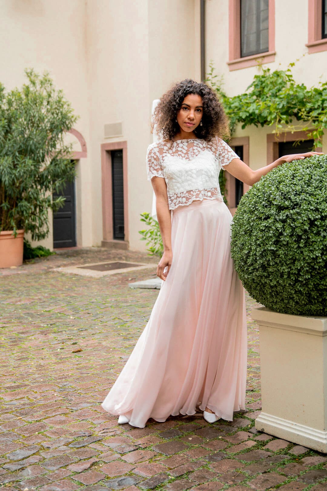 noni-isla-ros-langer-braut-rock-aus-chiffon image 8